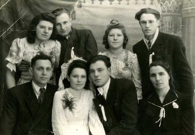 KKE 3686.jpg - Fotografia ślubna siostry Kazimierza Kulikowskiego męża Jadwigi, 2 luty 1950 r.